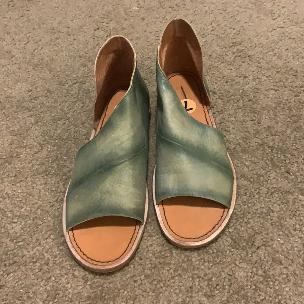 Sandals - Picture 5 of 5